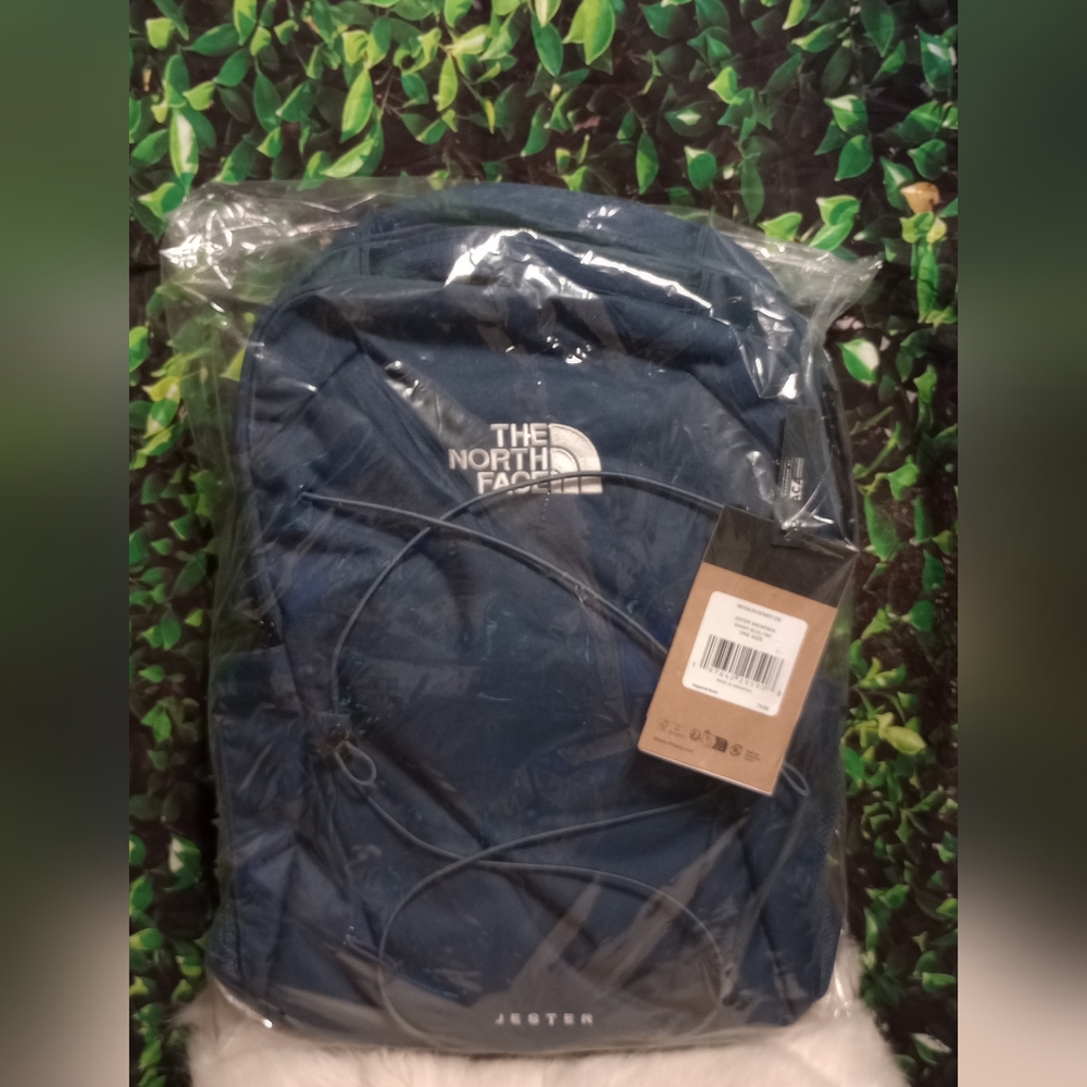 SOLD-The North face backpack